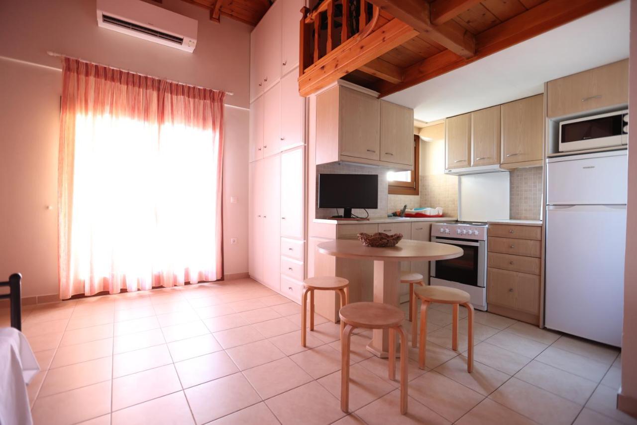 Apartamento Seaside Gialova Pilos Exterior foto
