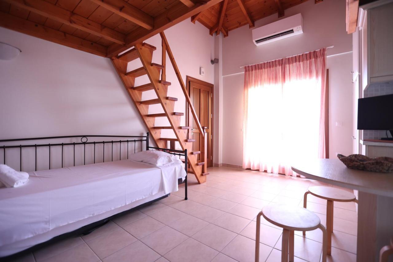 Apartamento Seaside Gialova Pilos Exterior foto